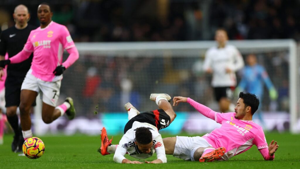 Raúl Jiménez y su equipo, el Fulham, no puede pasar del empate sin anotaciones en su duelo ante el Southampton.