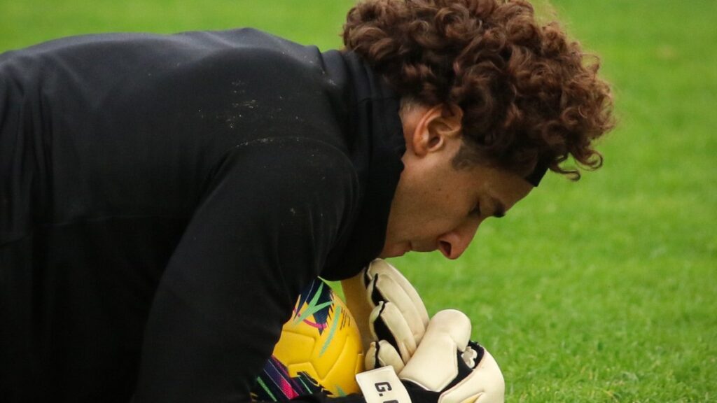 Guillermo Ochoa: "Solo Cristiano Ronaldo, Messi y yo podemos jugar seis mundiales"