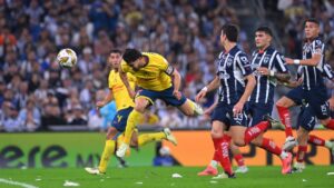 El milimétrico fuera de juego de Henry Martín que anula el gol del América en el Gigante de Acero