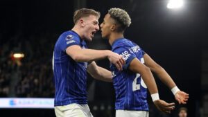 El Ipswich sorprende al Chelsea y sueña con la permanencia; los Blues ligan tres partidos sin ganar