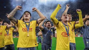 ¡Locura azulcrema! Así fue el festejo de los jugadores del América en el vestidor tras el tricampeonato