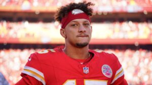 ¡Alarmas encendidas en Kansas City! Patrick Mahomes abandona el juego ante Browns tras escalofriante lesión