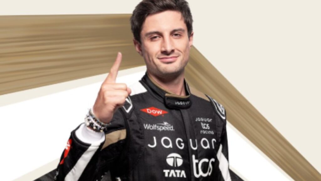 El piloto de Jaguar Racing, Mitch Evans, se llevó la accidentada primer carrera de la temporada 2024-2025 de la Fórmula E