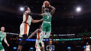 Boston Celtics siguen en racha y derrotan a unos aguerridos Detroit Pistons