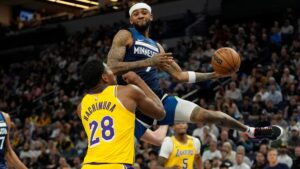 Sin LeBron James, los Lakers caen ante ante los Timberwolves