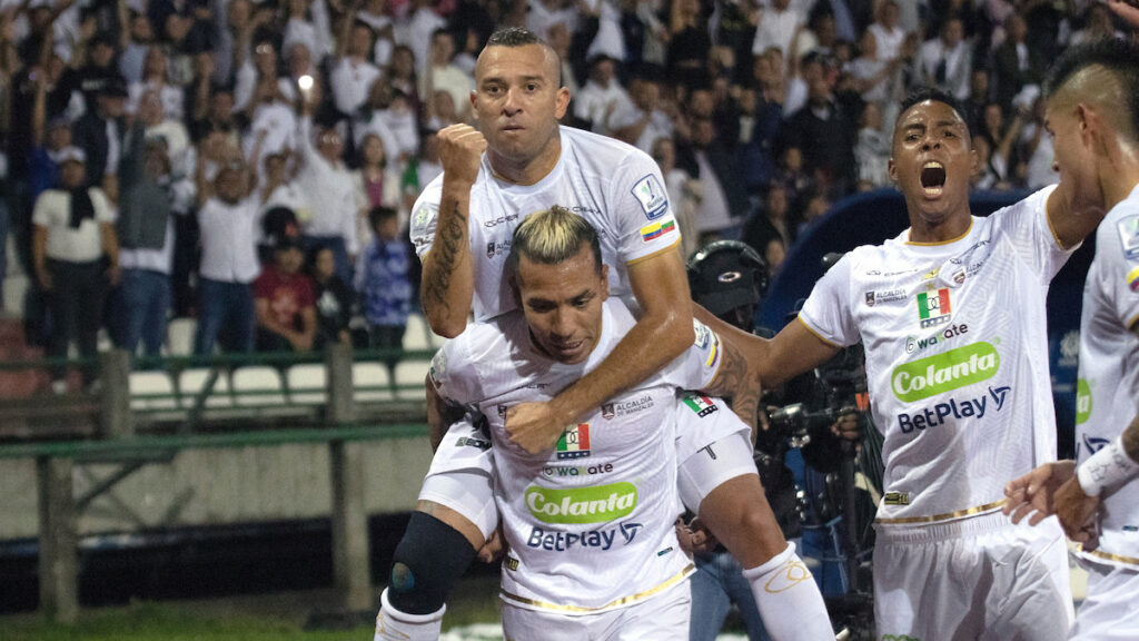 Jugadores de Once Caldas celebran un gol. - Vizzor Image.