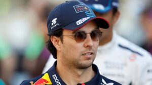 ¡Papá Sergio! Checo Pérez repartió botellas de tequila a los trabajadores de Red Bull