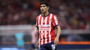 El Pocho Guzmán podría salir de Chivas como moneda de cambio para el Clausura 2025