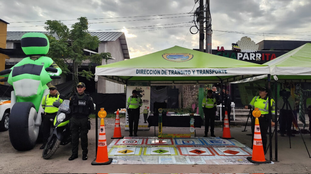 Puesto de control de la Policía de Tránsito. - @PoliciaVillavo.