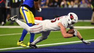 ¡Por fin! Trey McBride de los Cardinals atrapa su primer touchdown de 2024 y rompe curioso récord en la NFL