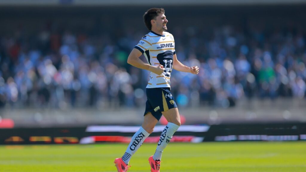 Ignacio Pussetto le dio vida a los Pumas, pero, en la siguiente jugada de su gol, se lesionó del codo teniendo que salir del partido.