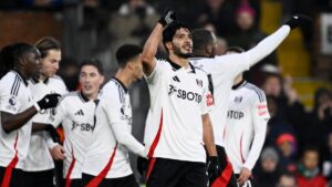 El Fulham empata ante el Bournemouth en una noche histórica para Raúl Jiménez