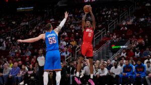 Rockets vencen a Thunder gracias a una actuación estelar de Fred VanVleet