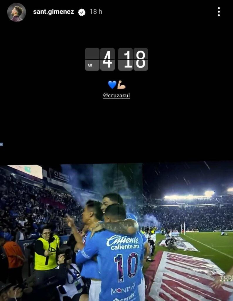 Santiago Giménez miró a la distancia el triunfo de Cruz Azul