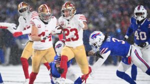 ¡Alarmas encendidas en 49ers! Christian McCaffrey podría perderse el resto de la temporada tras lesión ante Bills