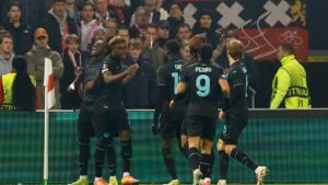 Lazio saca chapa de candidato frente a Ajax y tiene un pie en octavos de final de la Europa League