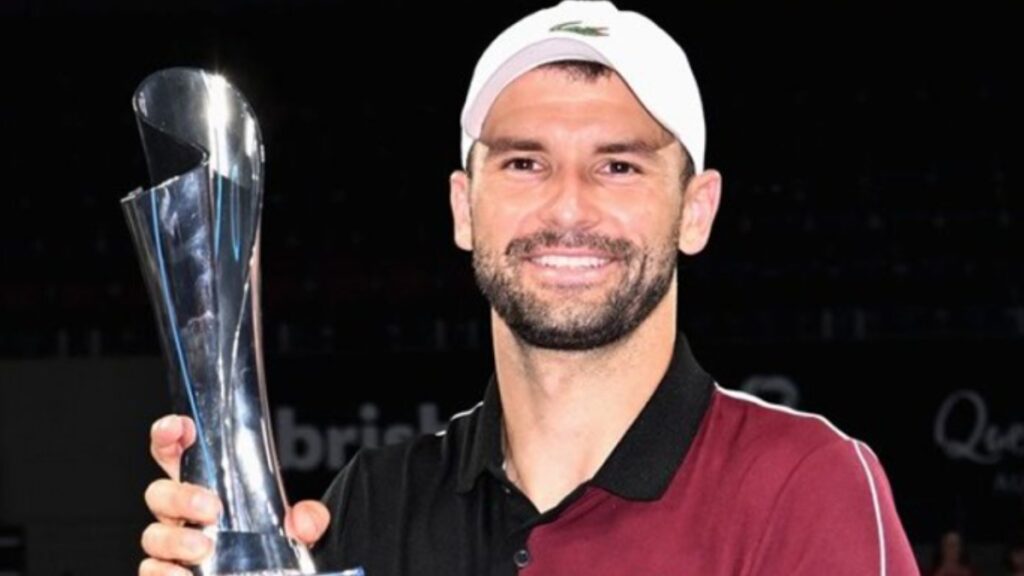 Grigor Dimitrov recibió uno de los múltiples premios que la ATP y la WTA están entregando a lo mejor de la campaña