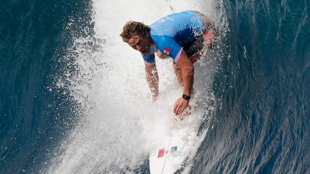 Alan Cleland clasifica al Tour Mundial del surf | AP