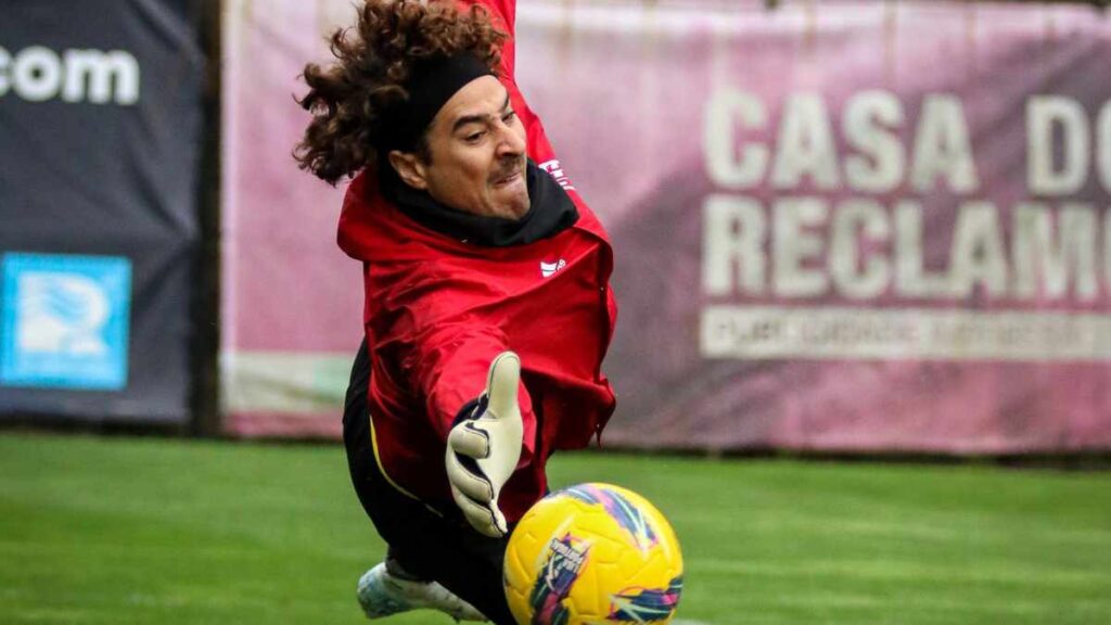 Guillermo Ochoa y el AFS obtienen un triunfo de oro en la Liga de Portugal que los aleja de los puestos de descenso