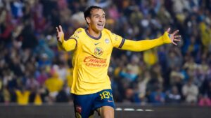 Antonio Álvarez, contento por marcar su primer gol en primera división y darle la victoria al América