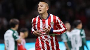 Las Chivas sufren en casa pero se llevan el triunfo ante Santos Laguna en su debut dentro del Clausura 2025