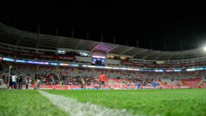 Impresionante show de fuegos artificiales se presenta en el Estadio Victoria previo al Necaxa vs Chivas