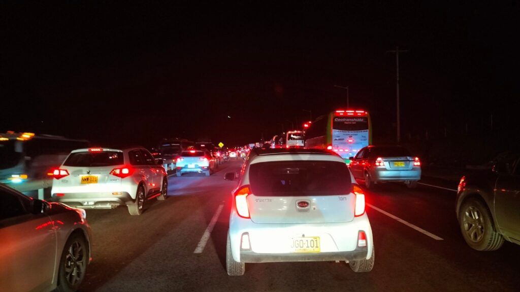 Trancones en las carreteras de Colombia | X.