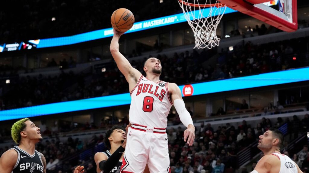 Coby White con los Bulls