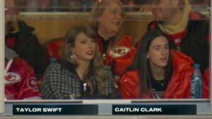 Caitlin Clark cumple su promesa a Travis Kelce y va al juego de los Chiefs de playoffs con Taylor Swift