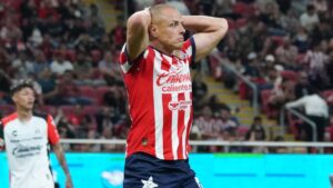 Chicharito cumple un año de su regreso a Chivas, donde no tiene resultados positivos