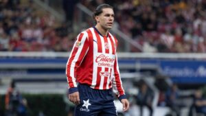 Chivas va sin Cowell ni Piojo Alvarado ante León