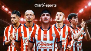 ¿Quién debe ser el delantero titular en Chivas?