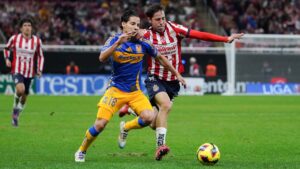 ¡Hicieron falta goles! Tigres deja ir el liderato ante Chivas; Paunovic consigue un resultado agridulce en su regreso al Estadio Akron