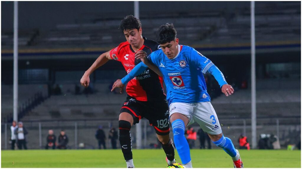 Cruz Azul arranca el Clausura 2025 en el Estadio Olímpico Universitario | Imago7