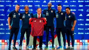 La primera gran decisión de Miguel Herrera en Costa Rica