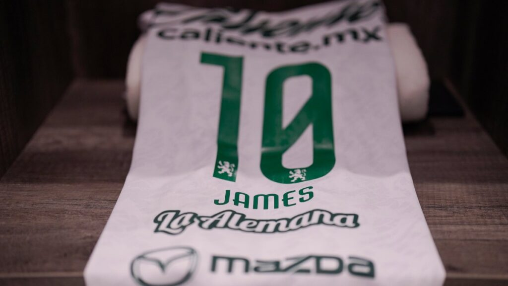 Camiseta de James Rodríguez con León