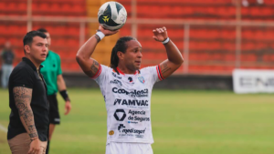 Jonathan McDonald explotó contra Saprissa, el arbitraje y los directivos