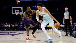 Los Lakers caen ante Spurs en su primer partido tras aplazamientos por incendios