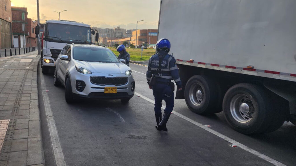 Pico y placa en Bogotá. - @SectorMovilidad.