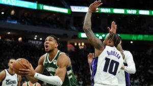 Un Giannis Antetokounmpo en plan grande lleva a los Bucks al triunfo sobre Kings