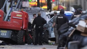 Tragedia en Nueva Orleans: Una persona arrolla y mata a 10 en los festejos del Año Nuevo; policía logra abatirlo