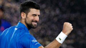 Djokovic supera a Federer en partidos disputados de Grand Slam en su victoria ante Faria en Melbourne