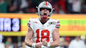 El quarterback de Ohio State Will Howard se apunta un récord casi imposible en la final ante Notre Dame