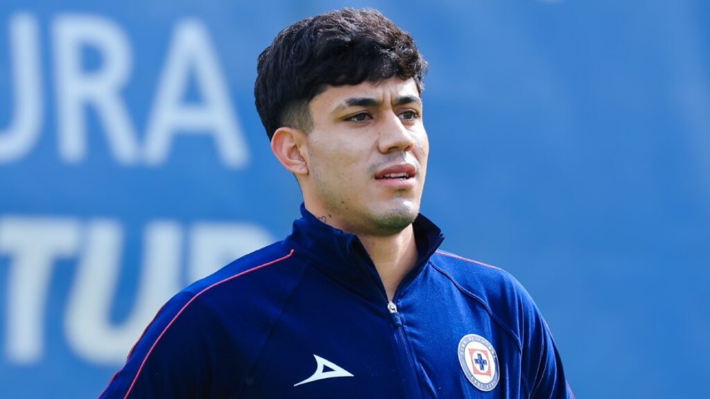 Omar Campos fue presentado con Cruz Azul