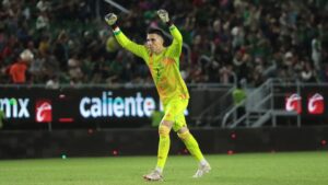 ¡Alex Padilla, con un ojo al gato y otro al garabato! Llega a Pumas con la mira puesta en la selección mexicana