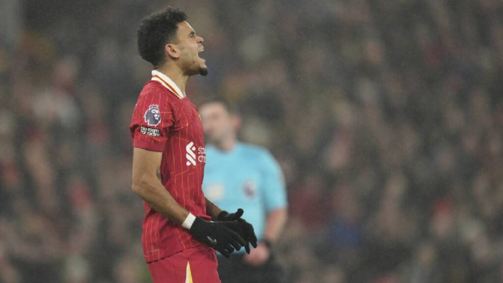 Luis Díaz en el Liverpool / AP