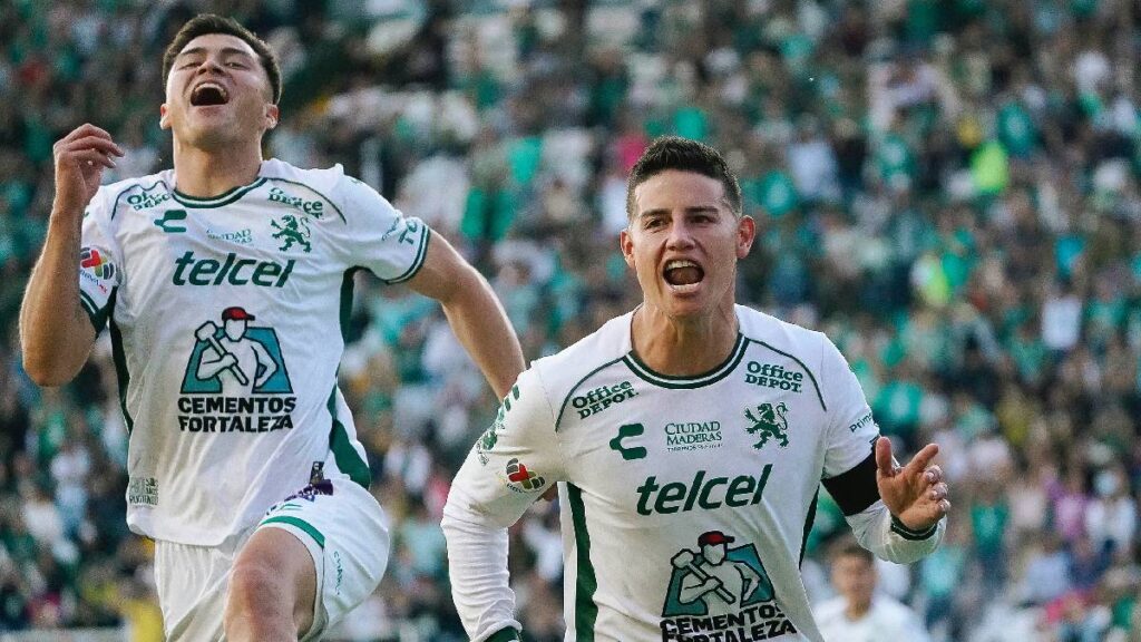 James Rodríguez celebrando con León / Foto: León