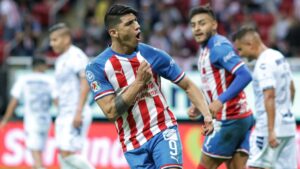 Chivas y Alan Pulido cierran acuerdo; el Rebaño tiene su segundo refuerzo