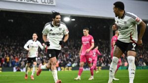 Confianza, el vital trabajo del Fulham para sacar a Raúl Jiménez de la depresión