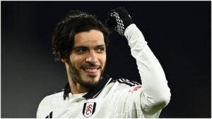 Raúl Jiménez continúa en modo goleador: un soberbio penal del mexicano destraba el Fulham vs Watford